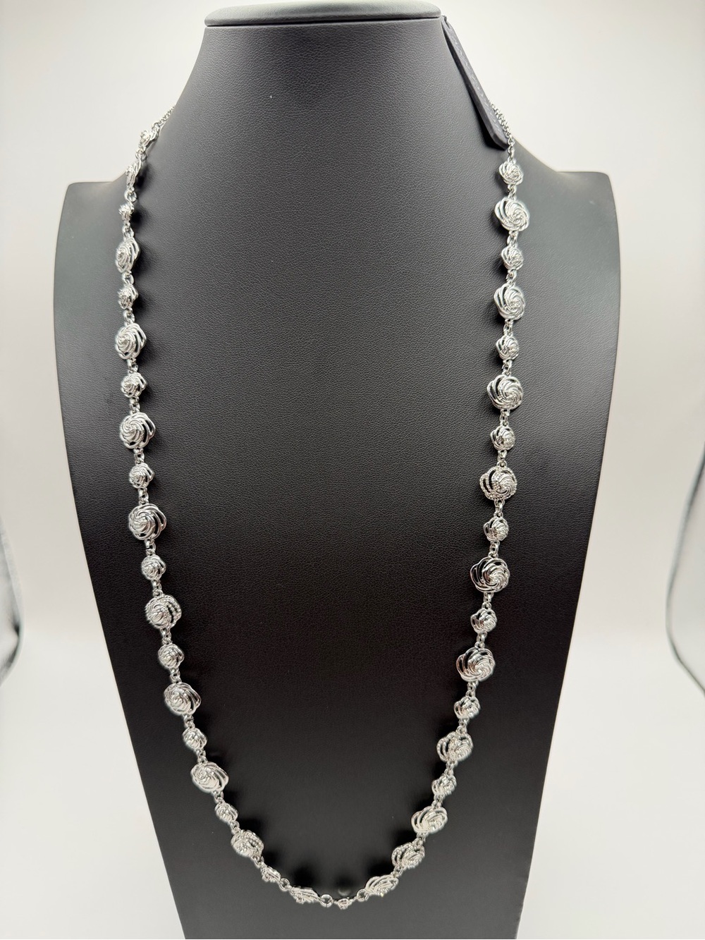 Anne Taylor Silver Tone Rosette Adjustable length Necklace - Picture 2 of 10